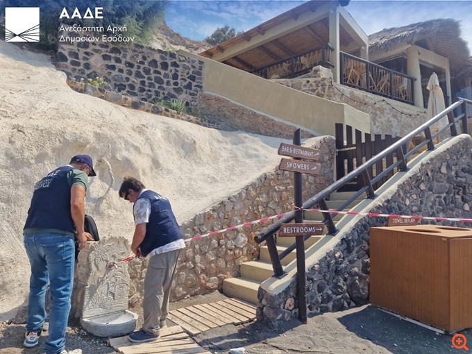 ΑΑΔΕ: 48ωρα λουκέτα και πρόστιμα σε εστιατόρια, mini market και ενοικιαζόμενα δωμάτια σε Σαντορίνη και Νάξο