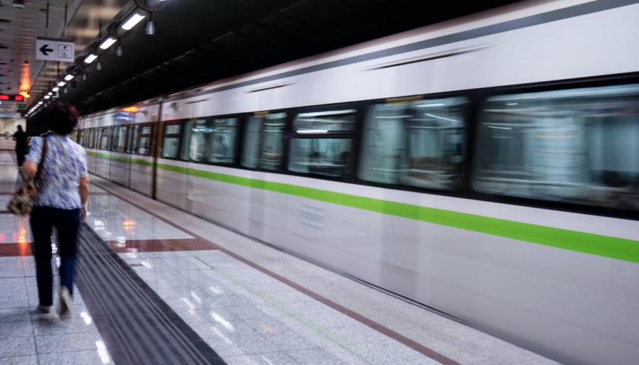 ΜΜΜ: Πώς θα λειτουργήσουν λεωφορεία, τρόλεϊ και τρένα τον Δεκαπενταύγουστο