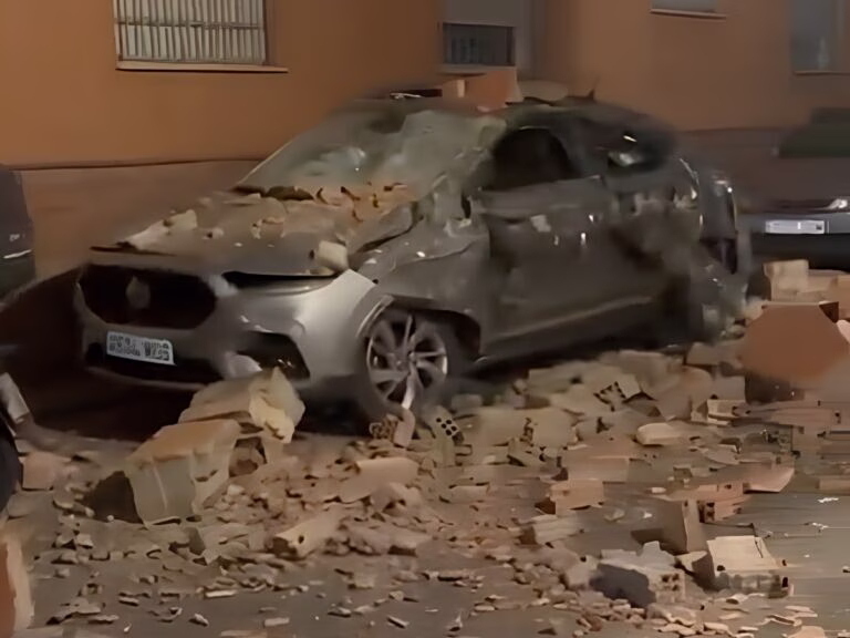 Ισπανία: Ζημιές σε κτίρια και αυτοκίνητα από σεισμό 5,2 βαθμών στη Γρανάδα