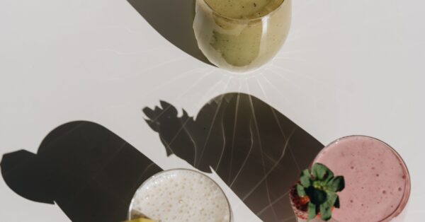H συνταγή για smoothie που υπόσχεται να ενισχύσει τον μεταβολισμό και να σας κρατήσει χορτάτους για πέντε ώρες