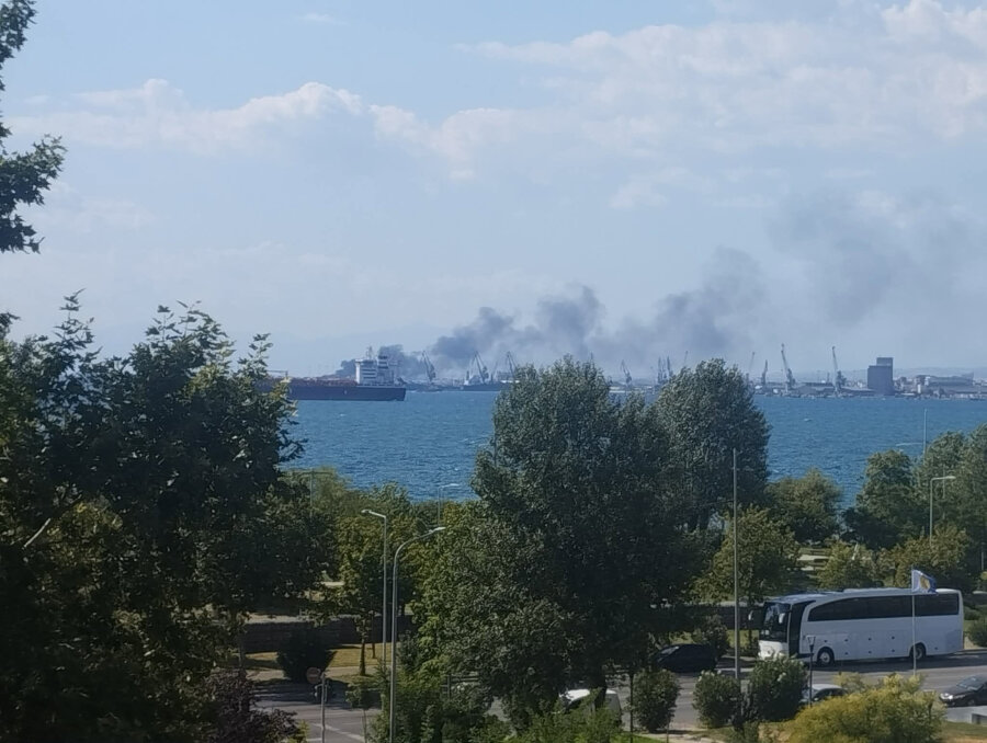 Θεσσαλονίκη: Φωτιά σε συνεργείο αυτοκινήτων στο Καλοχώρι