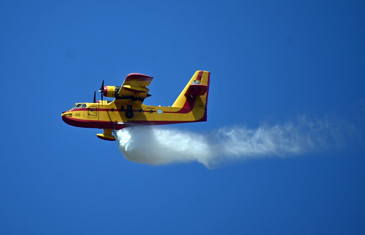 Φωτιά σε αγροτοδασική έκταση στην Άνδρο - Επιχειρούν τρία εναέρια