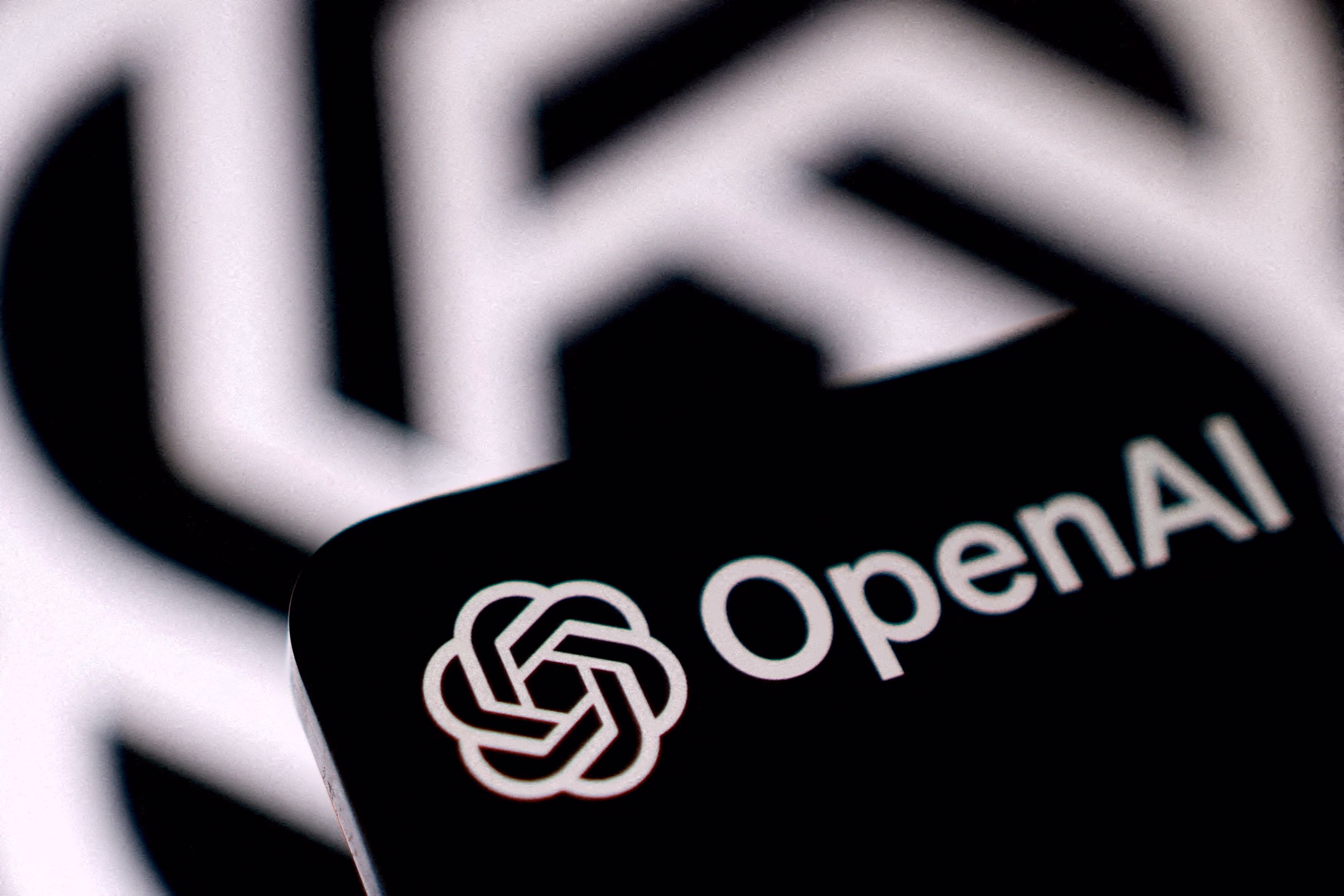 OpenAI: Με αυστηρότερους περιορισμούς και γονικούς ελέγχους το «εφηβικό» ChatGPT