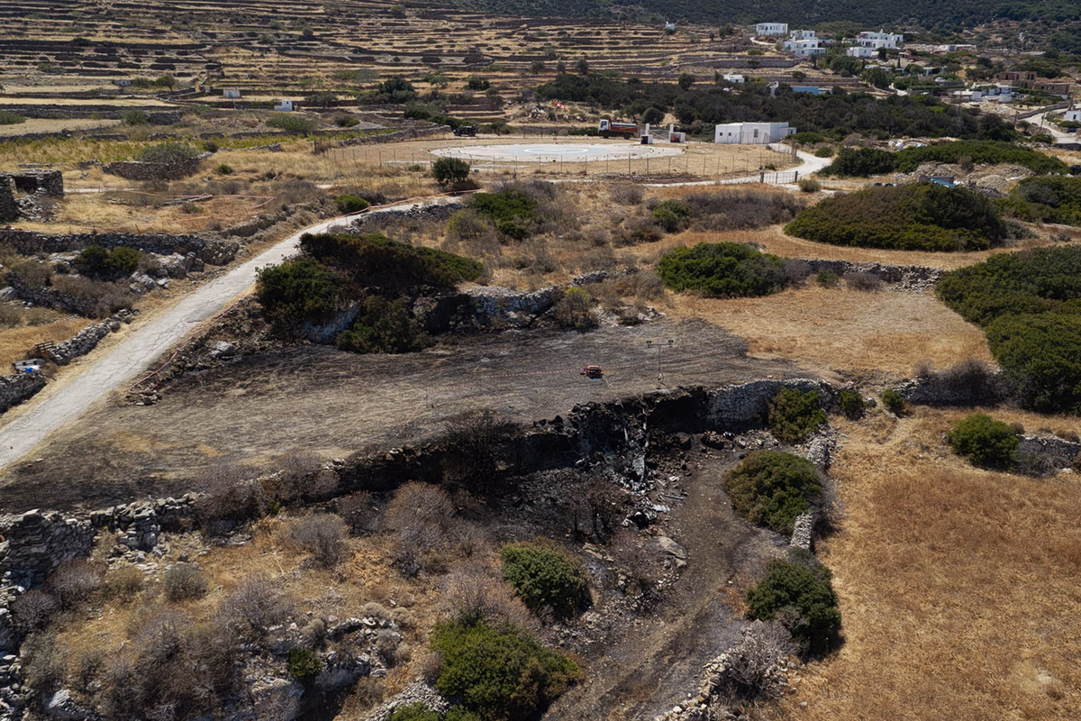 Σίφνος: Σήμερα η αυτοψία στο σημείο όπου συνετρίβη το ελικόπτερο – Στην Αθήνα μεταφέρονται οι σοροί
