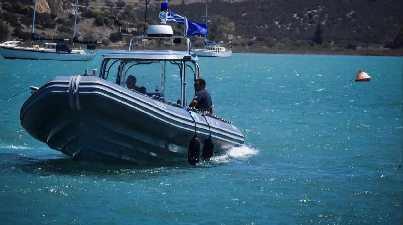 Πόρτο Ράφτη: Φωτιά εκδηλώθηκε σε ταχύπλοο - Καλά στην υγεία του ο μοναδικός επιβαίνων