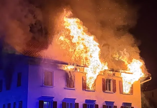 Ελβετία: Πυρκαγιά σε πολυκατοικία με πέντε αγνοούμενους και οκτώ τραυματίες