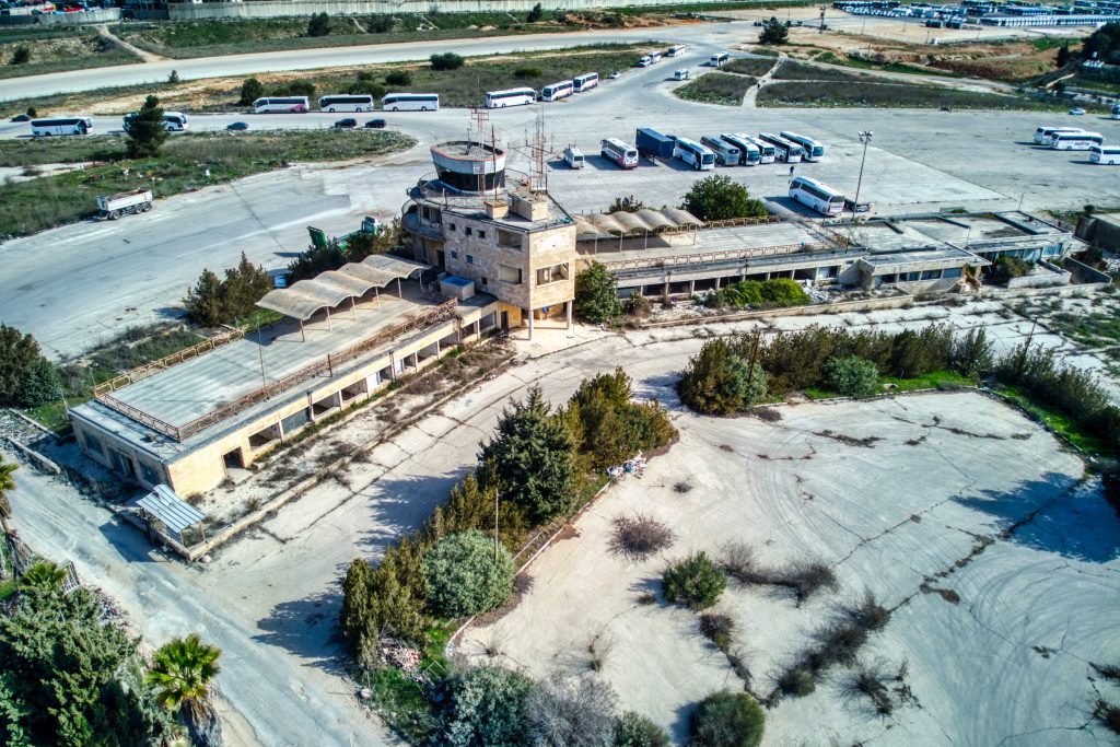 Ένα φάντασμα στο κέντρο της σύγκρουσης – Τα «ΝΕΑ» στο Διεθνές αεροδρόμιο της Ιερουσαλήμ