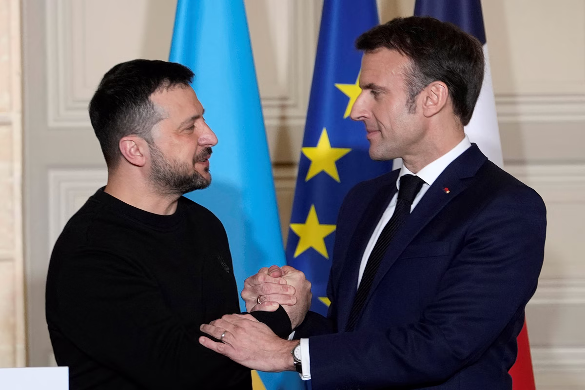 Η Γαλλία θα παραδώσει νέους πυραύλους αναχαίτισης στην Ουκρανία, δηλώνει ο Μακρόν