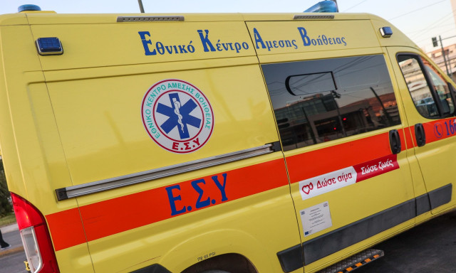 Χανιά: Τουρίστρια κατέρρευσε από τις υψηλές θερμοκρασίες στα Φαλάσαρνα – Επιχείρηση διάσωσης από την Πυροσβεστική