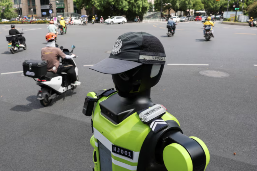 Κίνα: Έβγαλε τους Robocop στους δρόμους - Οικονομικός Ταχυδρόμος