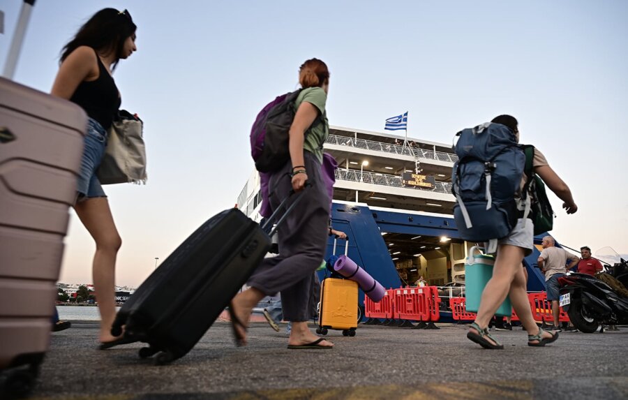 Εκπτώσεις σε ακτοπλοϊκά εισιτήρια για τη μετάβαση νεοδιοριζόμενων εκπαιδευτικών στην περιοχή τοποθέτησής τους