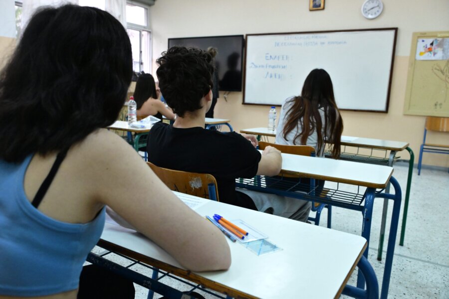 [387359] ΕΝΑΡΞΗ ΤΩΝ ΠΑΝΕΛΛΑΔΙΚΩΝ ΕΞΕΤΑΣΕΩΝ 2026 ΣΤΑ ΓΕΝΙΚΑ ΛΥΚΕΙΑ (ΓΕΛ) ΤΗΣ ΧΩΡΑΣ  (ΤΑΤΙΑΝΑ ΜΠΟΛΑΡΗ/EUROKINISSI)