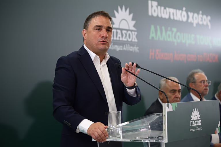 Τσουκαλάς: Η κυβέρνηση Μητσοτάκη εξυπηρετεί τα συμφέροντα των funds, σιγή ασυρμάτου για το ιδιωτικό χρέος