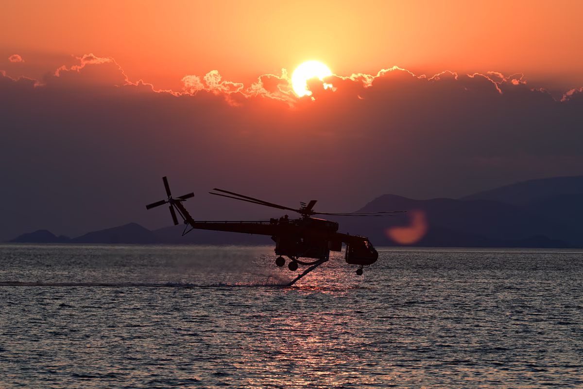 Χωρίς ενεργό μέτωπο οι φωτιές σε Μαρκόπουλο και Κέρκυρα