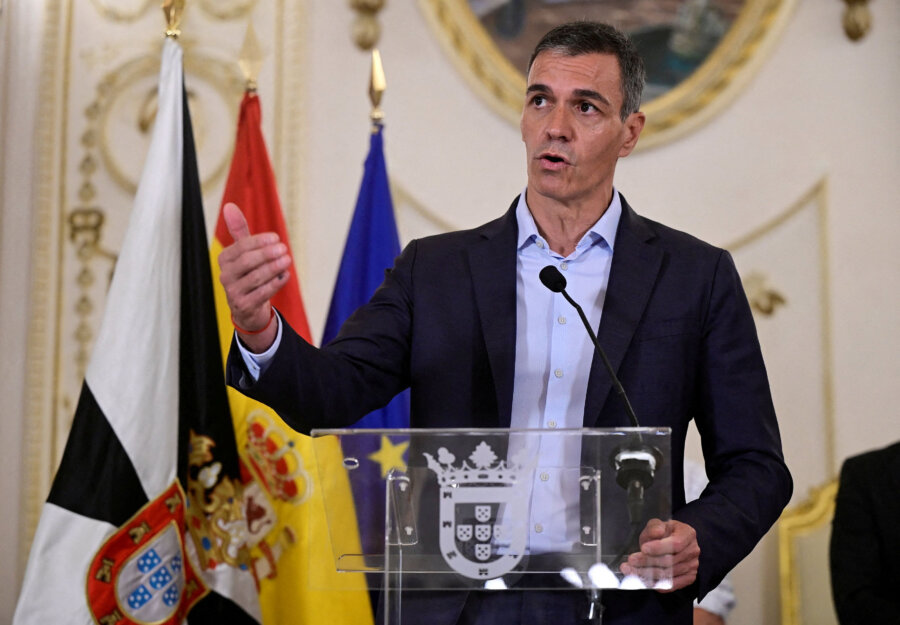 Σάντσεθ: Η Ισπανία συνεχίζει την έρευνα για τα αίτια της ξαφνικής συρροής μεταναστών στη Θέουτα