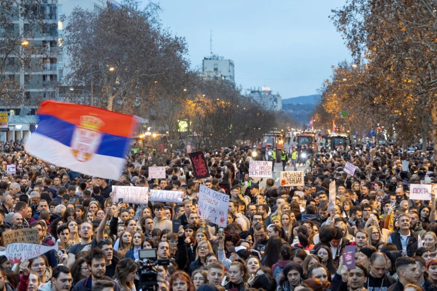 Νέο σκάνδαλο υποκλοπών στη Σερβία: Παρακολουθούσαν 14 αντιπολιτευόμενα άτομα – Βρέθηκε το spyware Pegasus