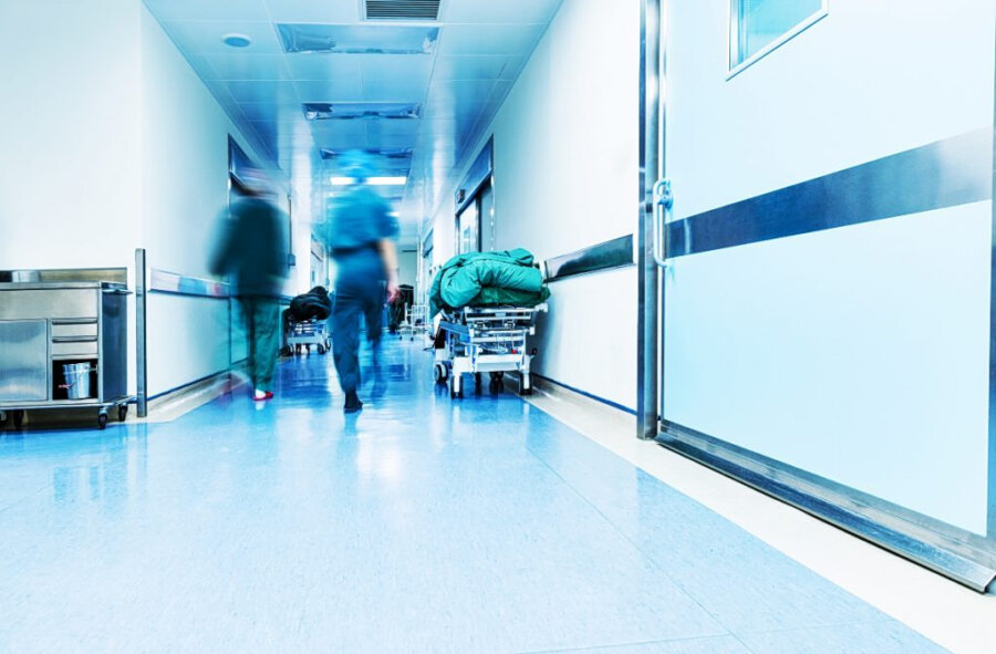 Μειωμένη χρηματοδότηση και περισσότερες αποχωρήσεις από προσλήψεις στο ΕΣΥ