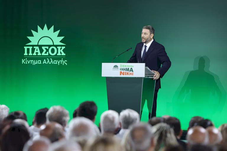 ΠΑΣΟΚ: Ο Ανδρουλάκης, οι «κληρονόμοι» και η συνέχεια του «διμέτωπου»