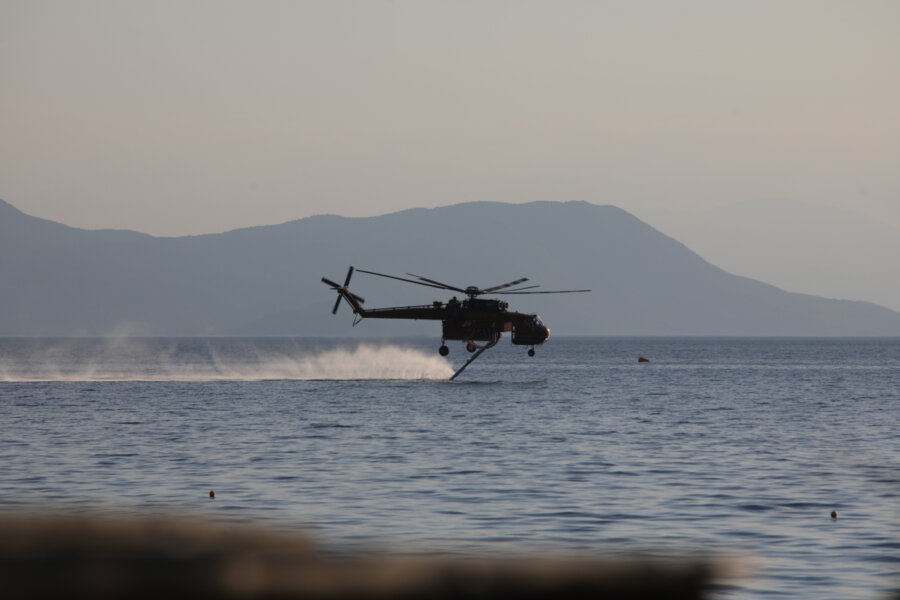 Φωτιά στην Αιτωλοακαρνανία – Σηκώθηκαν 7 εναέρια μέσα
