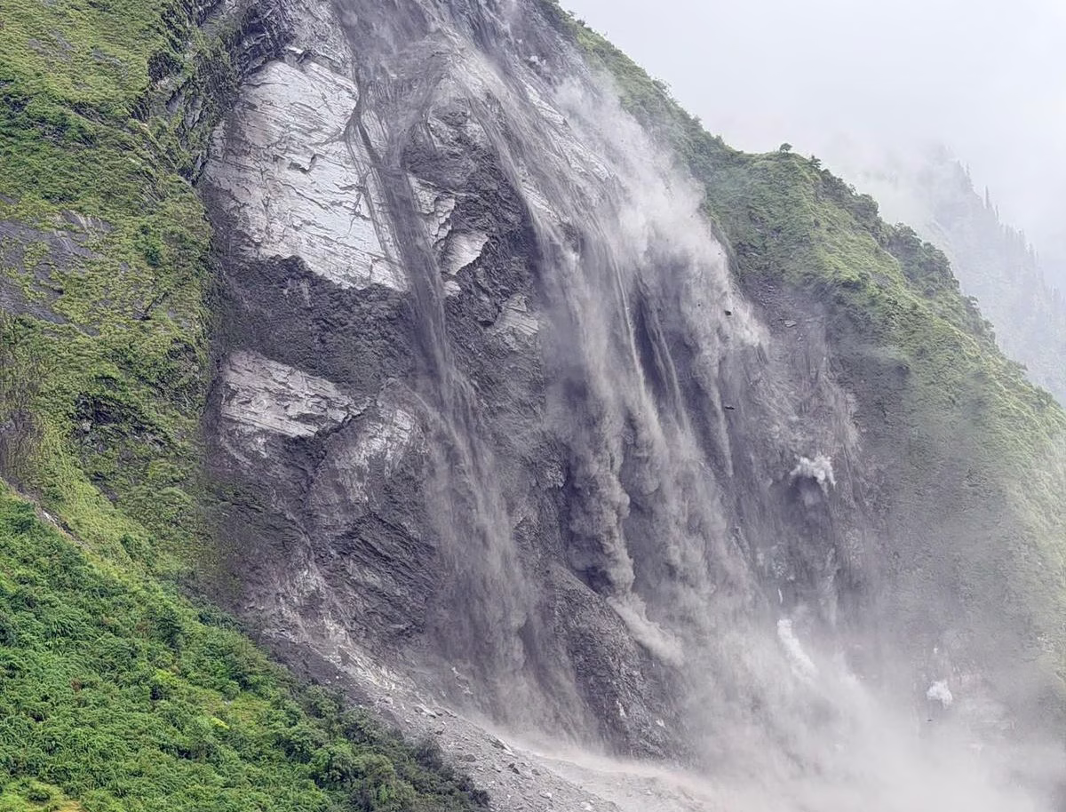 Νέα κατολίσθηση καταγράφηκε στο Νεπάλ [βίντεο]