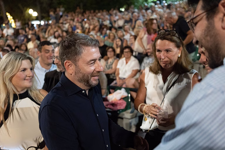Στην παράσταση «Μήδεια» στο Κηποθέατρο Παπάγου βρέθηκε ο Νίκος Ανδρουλάκης
