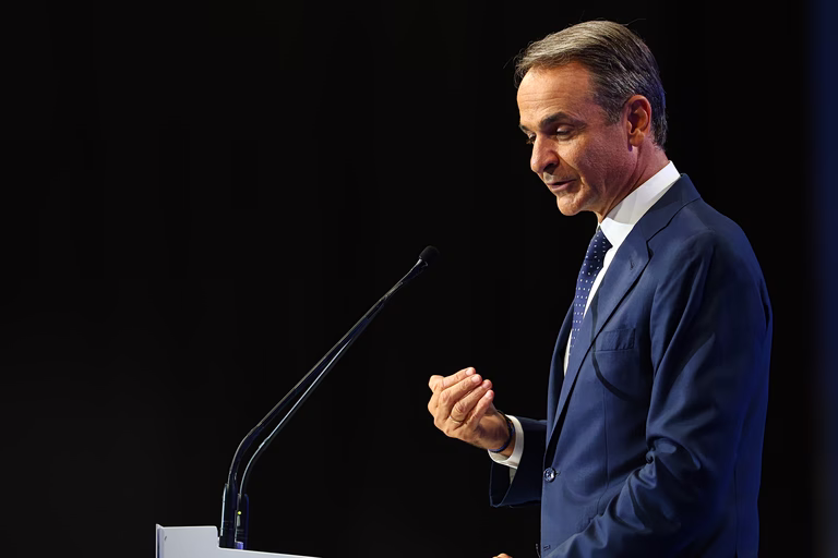 Βελλίδειο: Ενός λεπτού σιγή για την τραγωδία στην Τανάγρα – Μητσοτάκης: «Η Πολιτεία θα στηρίξει τις δύο οικογένειες»