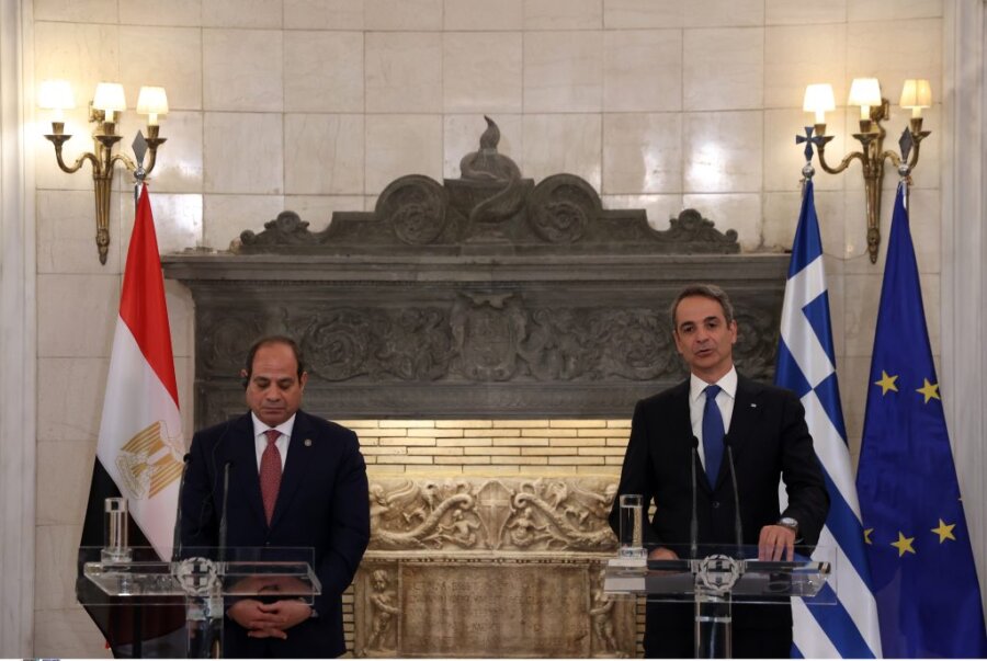 Διπλωματικός μαραθώνιος με αφετηρία στην Αίγυπτο