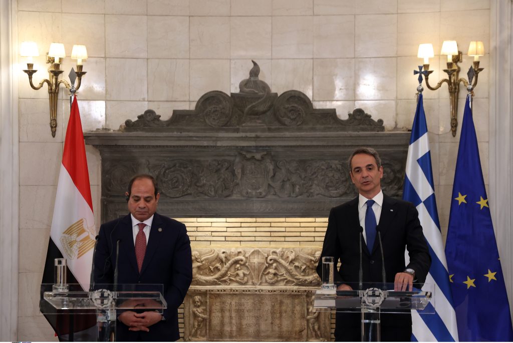 Διπλωματικός μαραθώνιος με αφετηρία στην Αίγυπτο