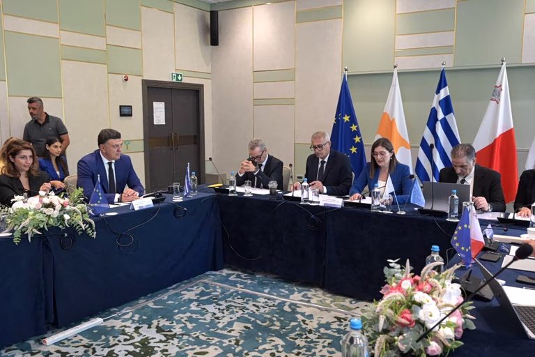 Κικίλιας από Κύπρο: «Κοινή μας προσπάθεια να προστατεύσουμε τις ευρωπαϊκές οικογένειες και κοινωνίες»