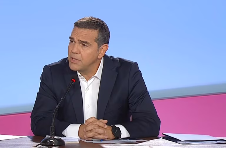 Τσίπρας σε ερώτηση του in: Ο τελευταίος που μπορεί να δίνει συμβουλές δημοσιονομικής σταθερότητας σε εμένα είναι ο κ. Μητσοτάκης