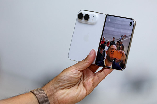 Apple: Παρουσίασε το πρώτο της πτυσσόμενο μοντέλο, το iPhone Duo - Οικονομικός Ταχυδρόμος