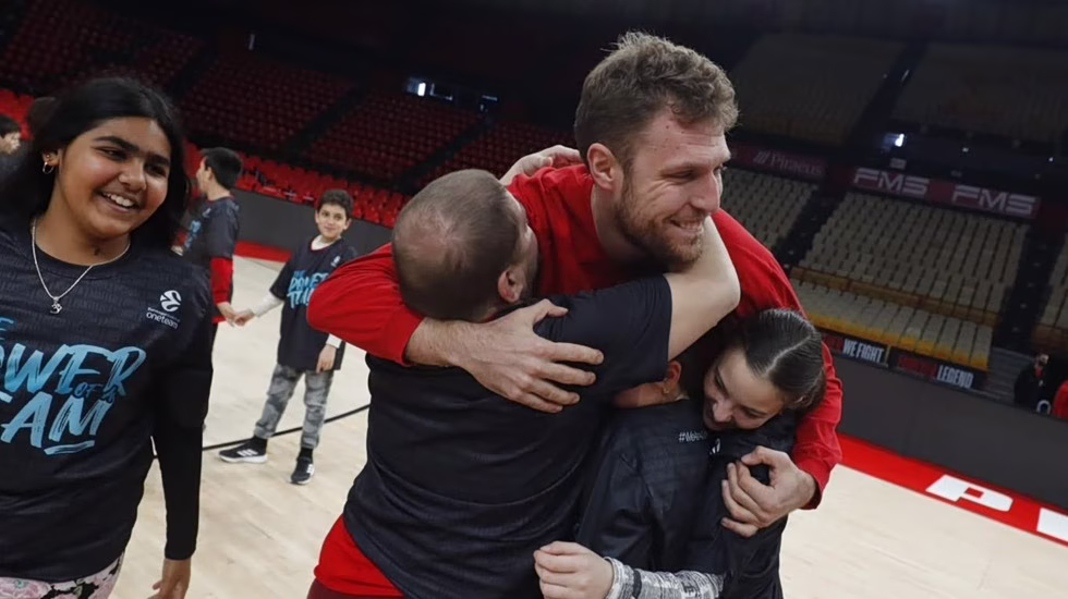 Best One Team Ambassador της σεζόν στη Euroleague ο Βεζένκοφ (pic)