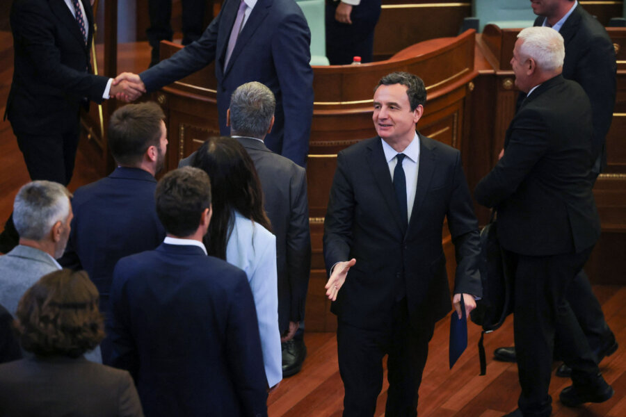 Κόσοβο: Το κοινοβούλιο ενέκρινε τη νέα κυβέρνηση του Αλμπίν Κούρτι – Ανοιχτό ενδεχόμενο για νέες εκλογές