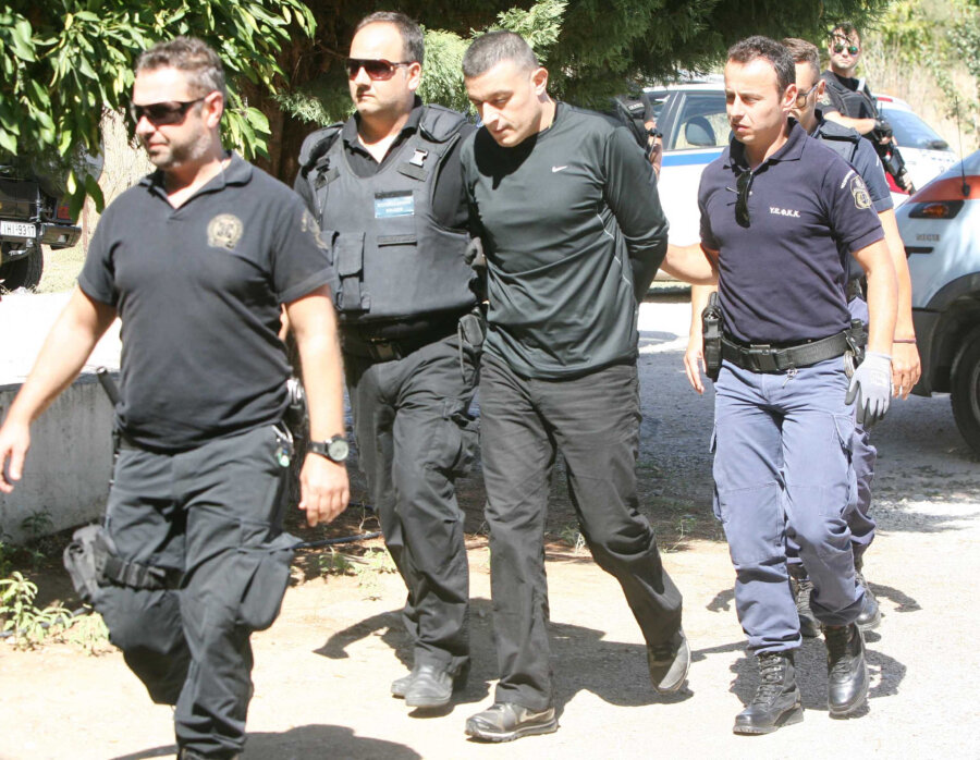 Αλκέτ Ριζάι: Ανθρωποκυνηγητό για τον βαρυποινίτη δραπέτη - «Ενδέχεται να είναι οπλισμένος και επικίνδυνος»