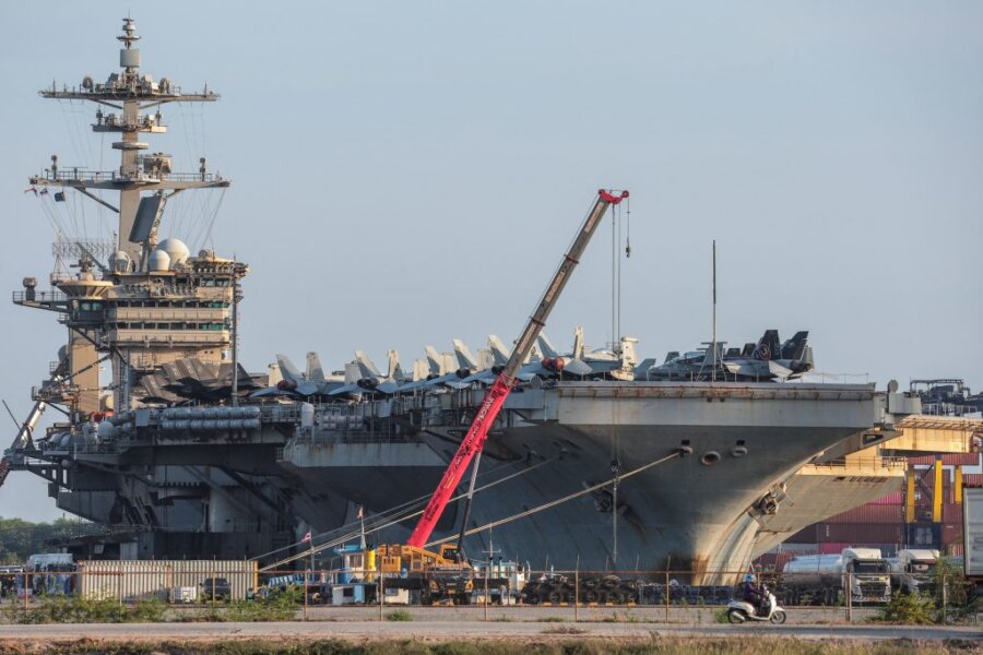 USS Abraham Lincoln
