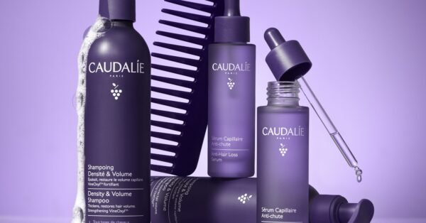 Η Caudalie επεκτείνει την τεχνογνωσία της από την περιποίηση του προσώπου και του σώματος στο τριχωτό της κεφαλής με τη νέα της σειρά περιποίησης μαλλιών