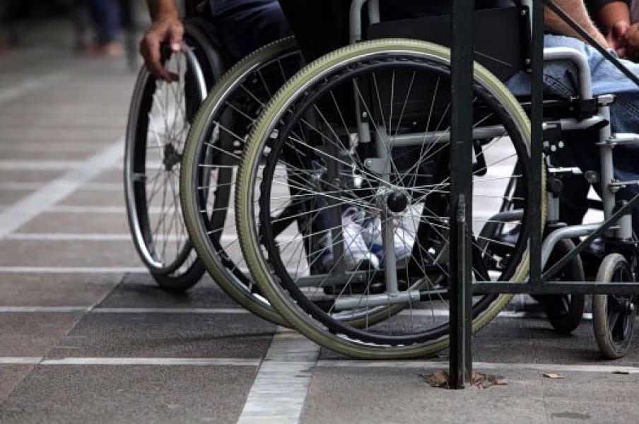 Προσωπικός Βοηθός για Άτομα με Αναπηρία: Ανοίγει σήμερα η πλατφόρμα – Ποιοι μπορούν να υποβάλουν αίτηση