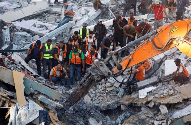 Τραγωδία στη Γάζα: Τουλάχιστον 10 νεκροί και δεκάδες εγκλωβισμένοι από κατάρρευση πολυκατοικίας