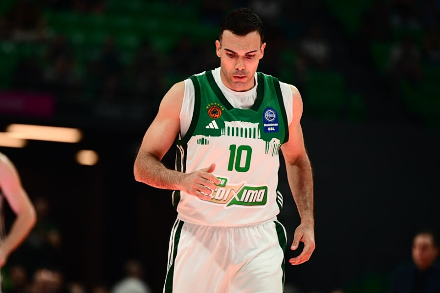 Σλούκας: «Ο Ολυμπιακός άξιζε τη Euroleague»
