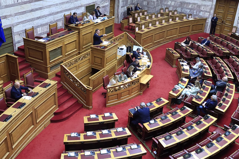 Άγρια κόντρα Φλωρίδη – Δουδωνή στη Βουλή: «Δες πως κατάντησες το κόμμα σου» – «Δες πως κατάντησες τον εαυτό σου»