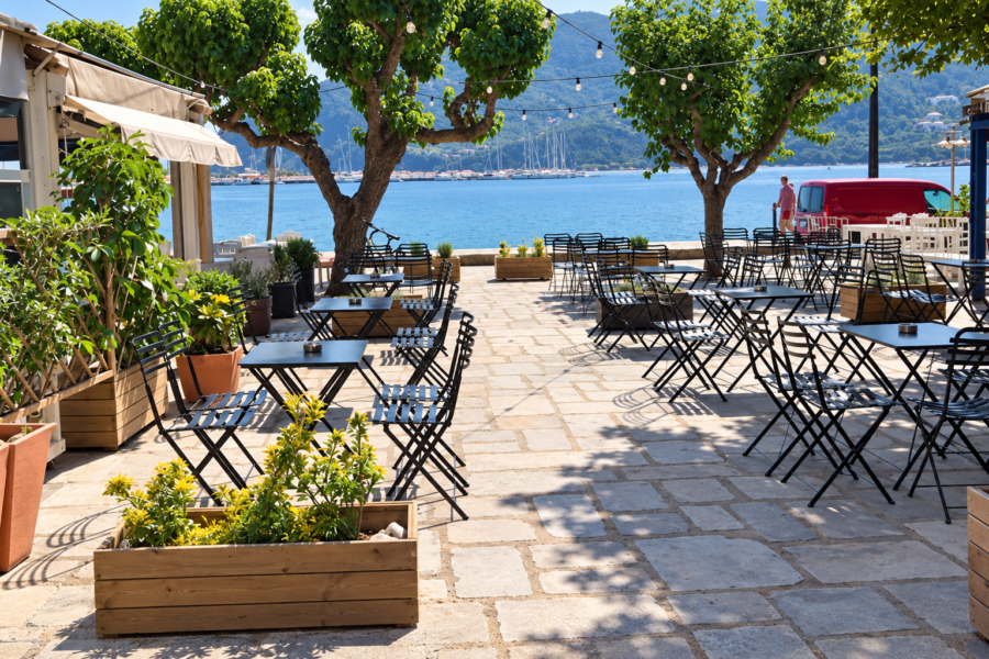 skopelos-natura-trapezokathismata-1