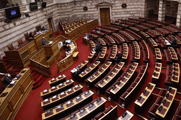 Κυρώθηκε η σύμβαση στη Βουλή για την εθνική συνεισφορά στη νατοϊκή αντιβαλλιστική άμυνα