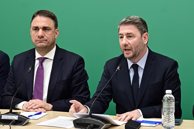 ΠΑΣΟΚ: Ποιος σας απαγορεύει κ. Μητσοτάκη να μειώσετε τον Ειδικό Φόρο Κατανάλωσης στα καύσιμα;