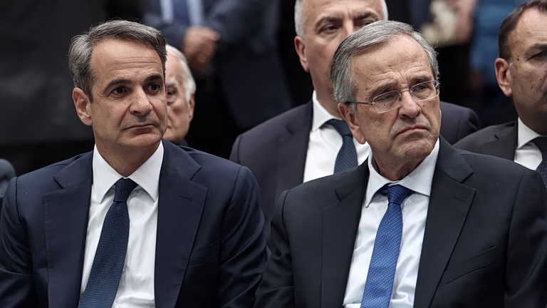 Φυλλορροεί προς Σαμαρά η παραδοσιακή βάση της ΝΔ