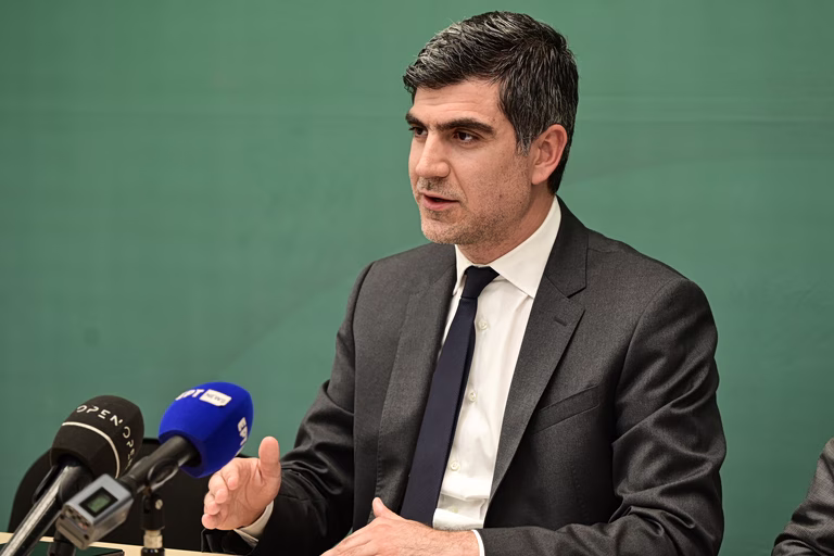 Γλαβίνας: Ο πολιτικός φακίρης κ. Σκέρτσος προσπαθεί να πείσει ότι η ΝΔ αποτελεί τη μοναδική βιώσιμη επιλογή στη χώρα