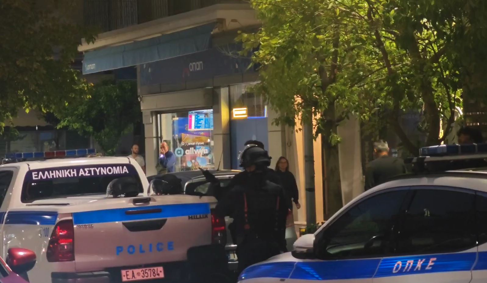 Νίκαια: Έληξε η ομηρεία της γυναίκας μετά από επέμβαση της Αστυνομίας - Συνελήφθη ο 49χρονος