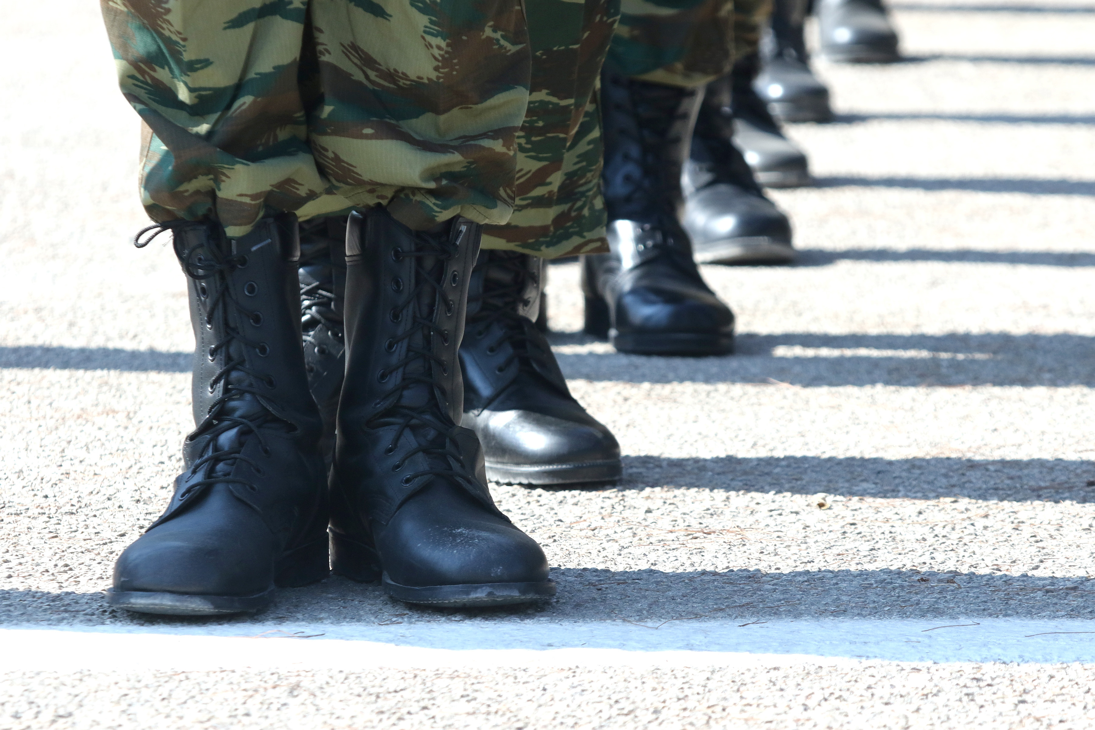 Γιατί τα χιλιάδες SMS για τα Ειδικά Φύλλα Πορείας δεν κρύβουν... επιστράτευση