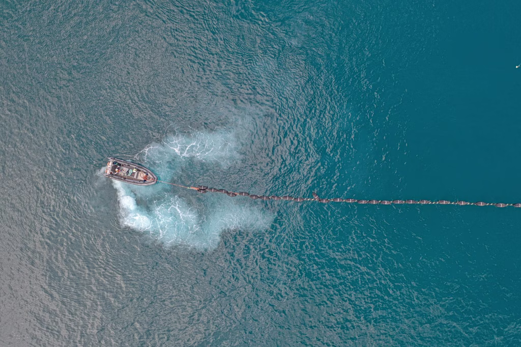 Αναθεωρητισμός πάνω στο TCG Anadolu: Η Άγκυρα απειλεί την ηλεκτρική διασύνδεση και «γκριζάρει» Αιγαίο και Κύπρο