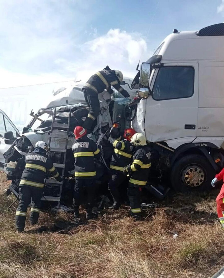 Ρουμανία: Τραγικό τροχαίο με δύο νεκρές Βρετανίδες – Το βαν τους συνεθλίβη από δύο φορτηγά