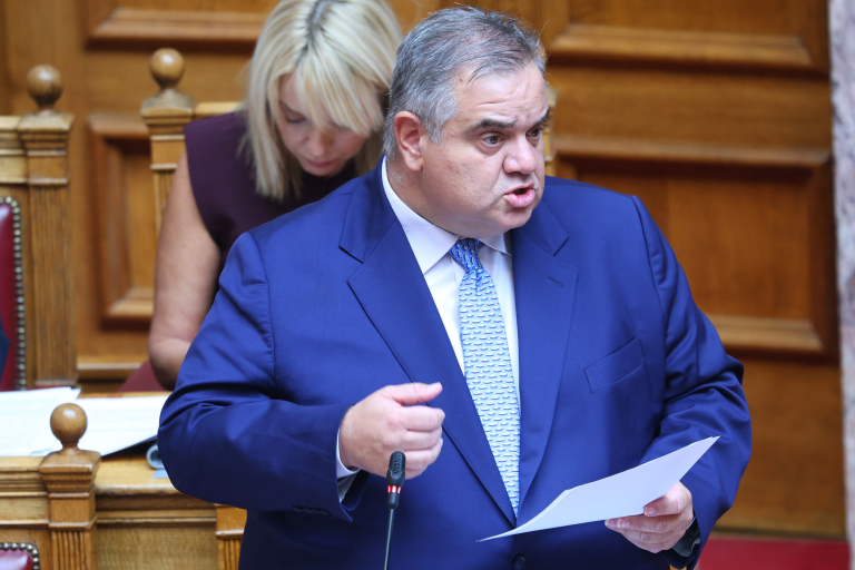 Χωρίς «εισοδηματικό κόφτη» η χορήγηση ιθαγένειας – Κριτήριο η φορολογική – ασφαλιστική συνέπεια